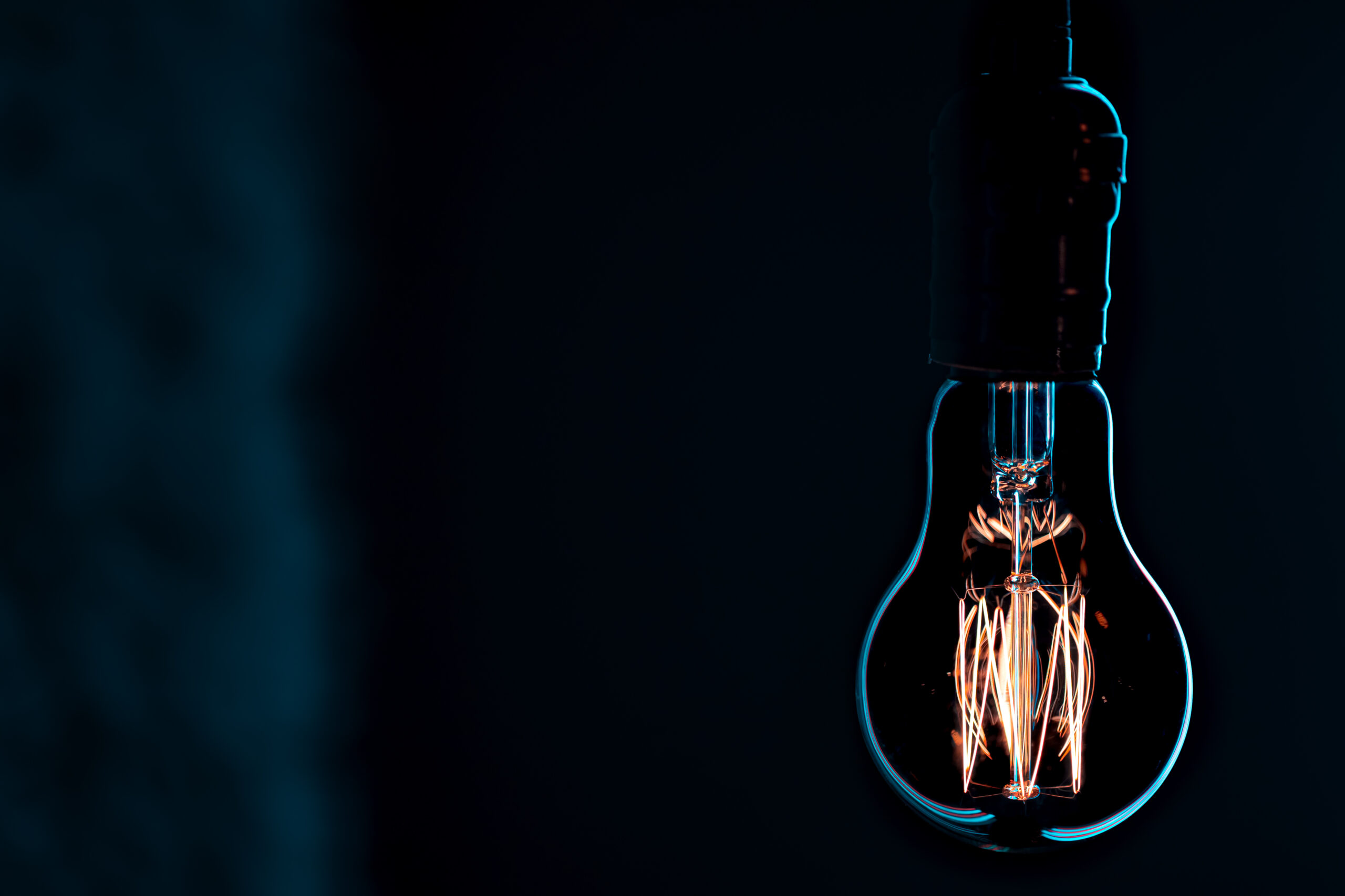 Gece Elektrik Kesilirse Ne Yapmalısınız? (Acil Rehber)